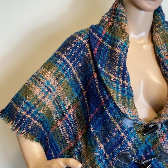 Plaid button closure knit poncho with fringe one size - Picture 3 of 8